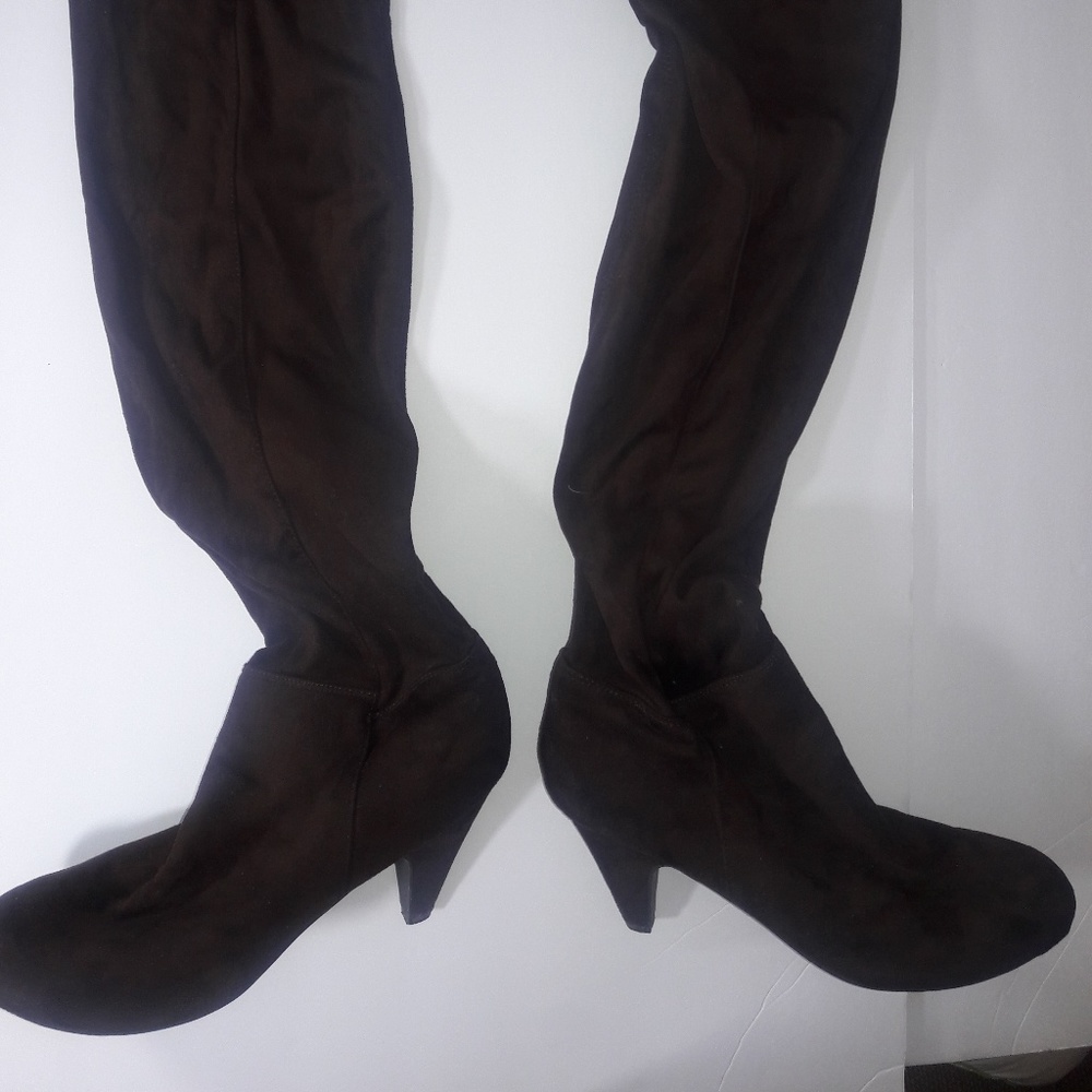 Qupid Dark Brown Knee High Heeled Boots